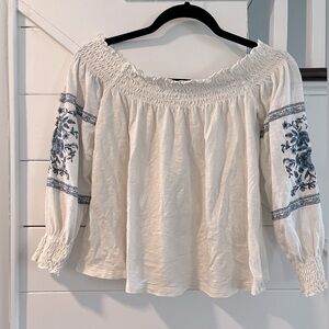 American Eagle Off-Shoulder White Floral Top (M)